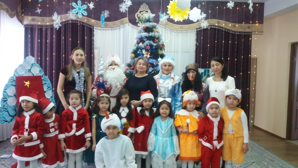 Жаңа жыл ертеңгілігі 27.12.2018 ж. Мектепке даярлық сыныбы педагог Дәуренбек Г.А